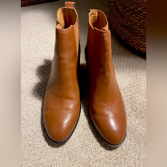 J Crew classic leather ankle boots, size 7.5/fits 7 (worn only once indoors) - Picture 1 of 3